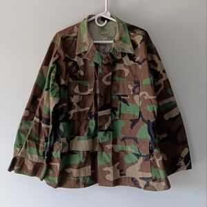 Vintage U.S. Army Camouflage BDU Coat Pockets Collar Green Brown Large Short